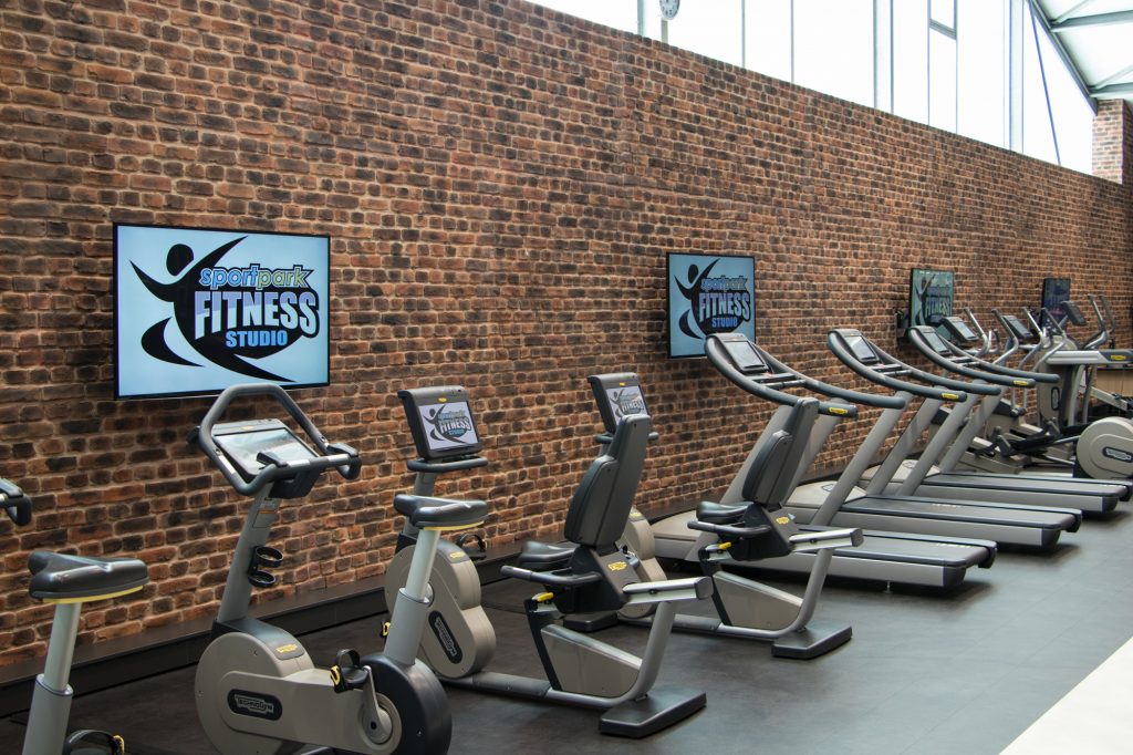 Cardio Bereich im Fitnessstudio des ALTERNATE Sportparks Linden