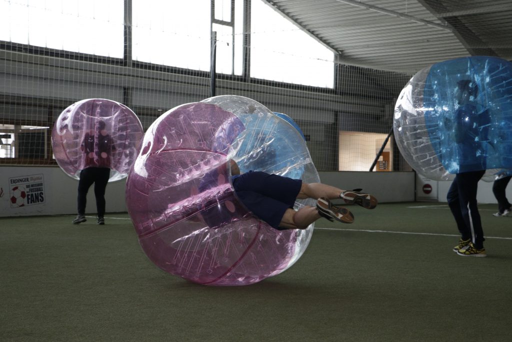 Bubble-Soccer im Altenate Sportpark Linden